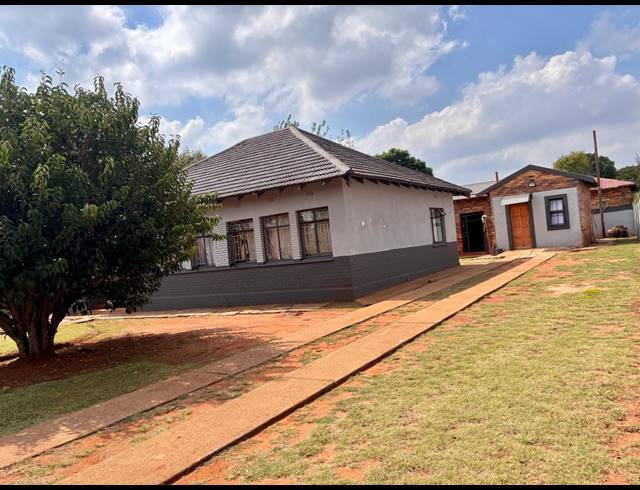 3 BEDROOM HOUSE FOR SALE IN CARLETONVILLE CENTRAL